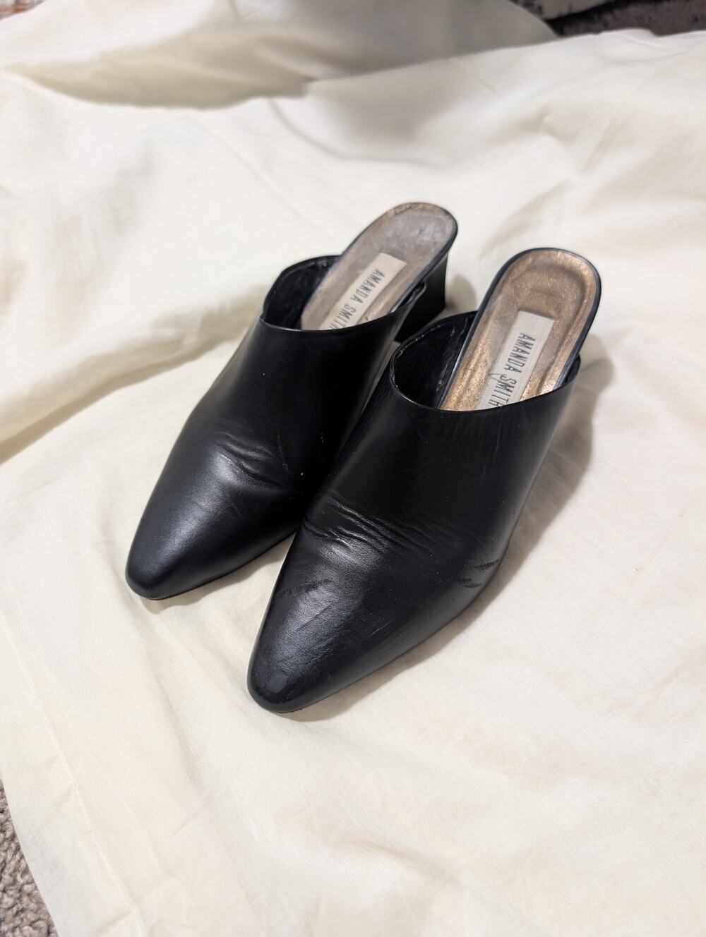 Vintage Amanda Smith Black Leather Pointed Toe Mules V-Vamp Heels